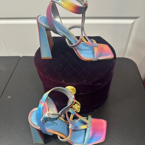Gianni Bini Rainbow Iridescent Strappy Block Heel Sandals Size 5 - Picture 5 of 8